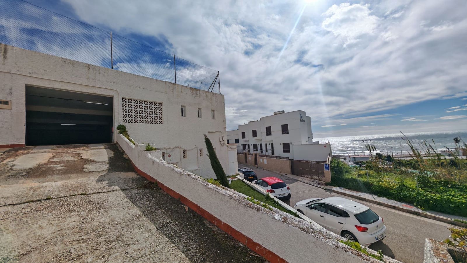 Garage for rent in Torrox-Costa - € 250 (Ref: 8755301)