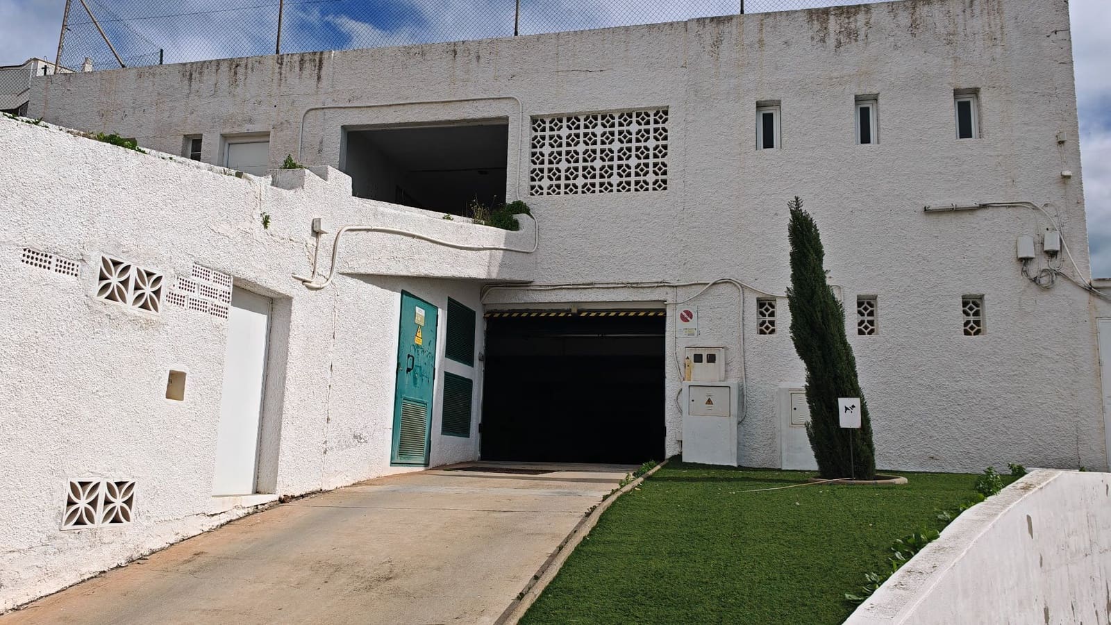 Garage for rent in Torrox-Costa - € 250 (Ref: 8755301)