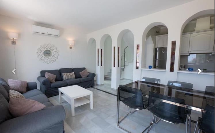 3 camera da letto Villetta Bifamiliare in vendita in Nerja con piscina - 390.000 € (Rif: 8993553)