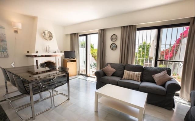 3 camera da letto Villetta Bifamiliare in vendita in Nerja con piscina - 390.000 € (Rif: 8993553)