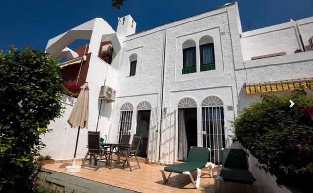 3 camera da letto Villetta Bifamiliare in vendita in Nerja con piscina - 390.000 € (Rif: 8993553)