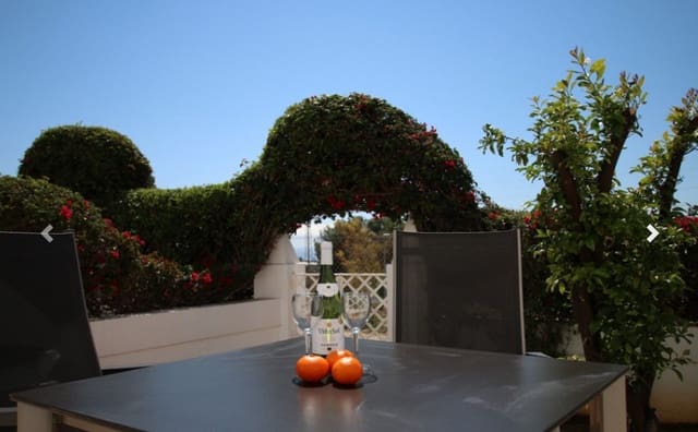 3 camera da letto Villetta Bifamiliare in vendita in Nerja con piscina - 390.000 € (Rif: 8993553)