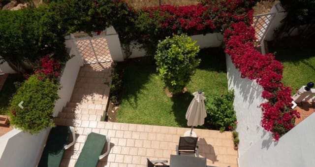 3 camera da letto Villetta Bifamiliare in vendita in Nerja con piscina - 390.000 € (Rif: 8993553)