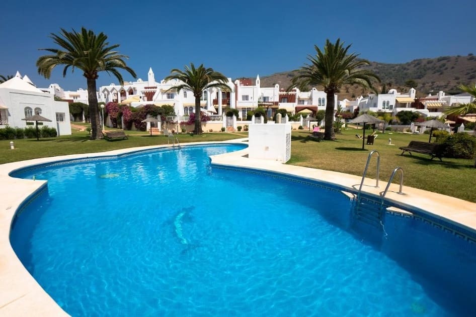 3 camera da letto Villetta Bifamiliare in vendita in Nerja con piscina - 390.000 € (Rif: 8993553)