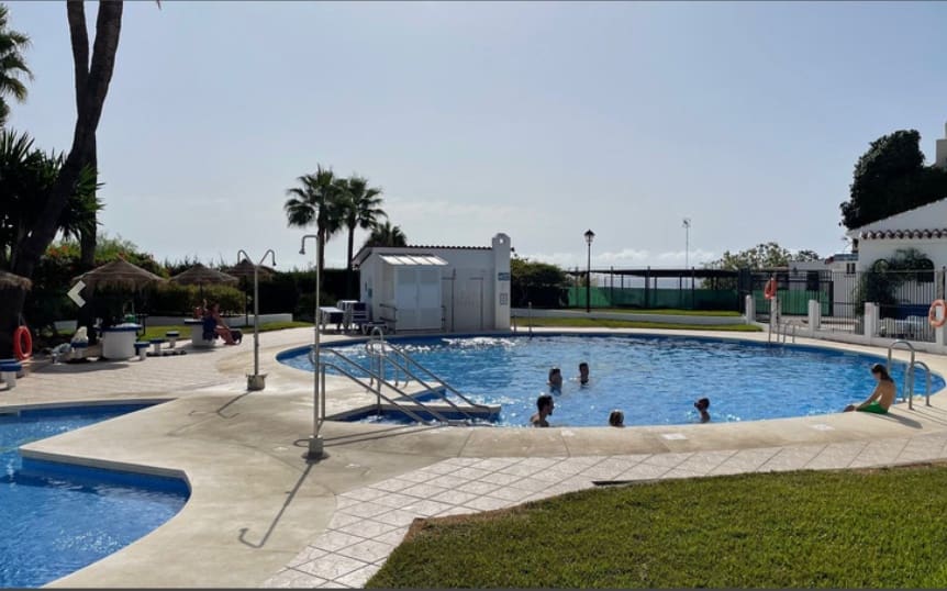 3 soveværelse Semi-Rækkehus til salg i Nerja med swimmingpool - € 340.000 (Ref: 8993554)