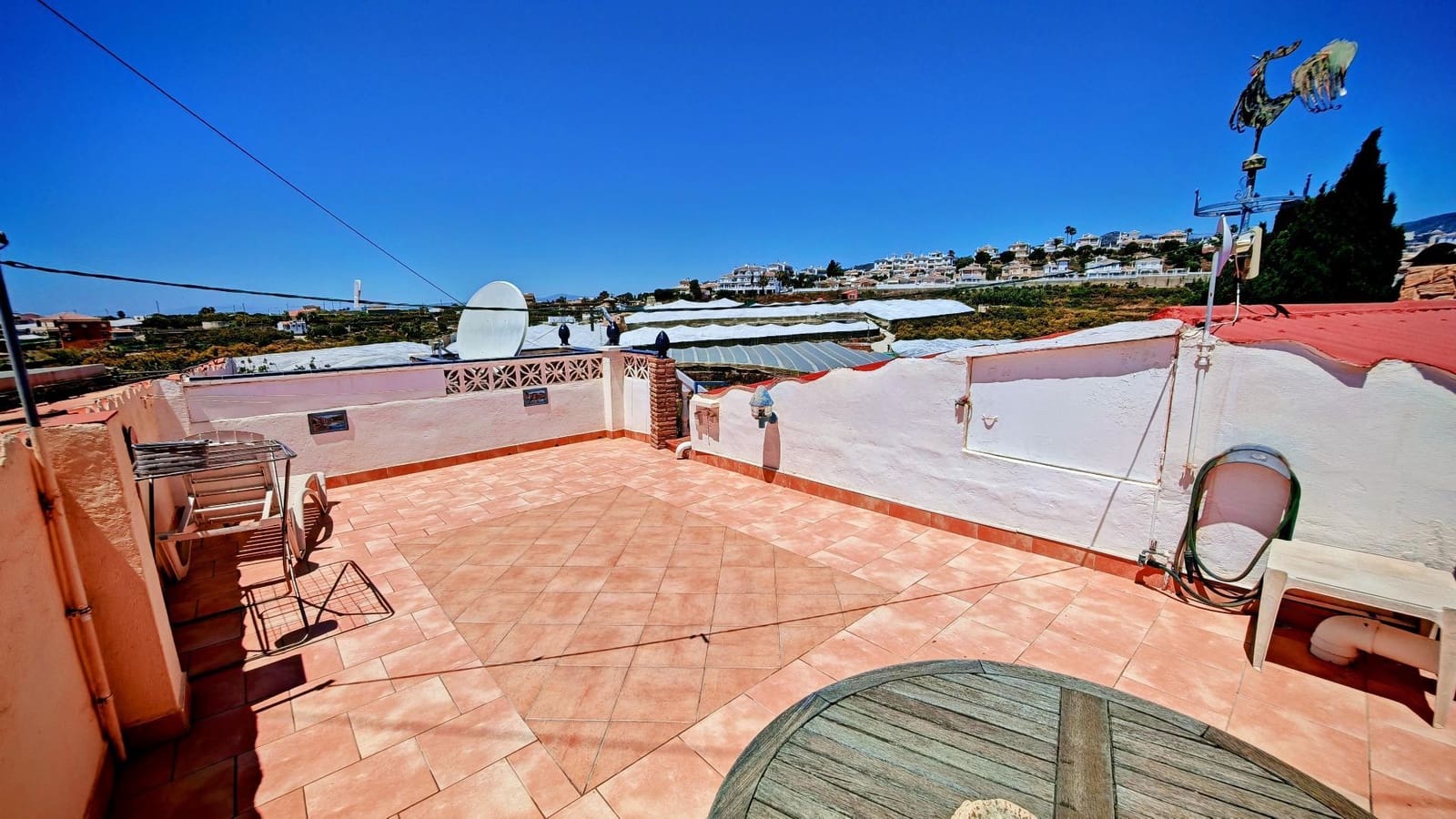 3 makuuhuone Huvila myytävänä paikassa Torrox-Costa mukana uima-altaan 
autotalli - 399 000 € (Ref: 9058975)