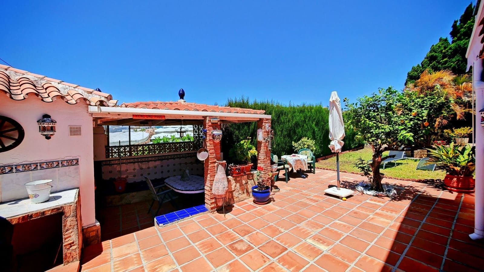 3 makuuhuone Huvila myytävänä paikassa Torrox-Costa mukana uima-altaan 
autotalli - 399 000 € (Ref: 9058975)