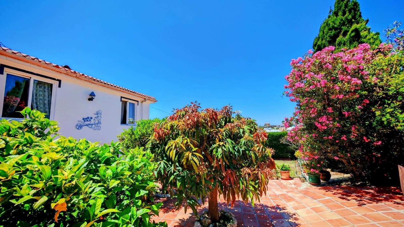 3 makuuhuone Huvila myytävänä paikassa Torrox-Costa mukana uima-altaan 
autotalli - 399 000 € (Ref: 9058975)