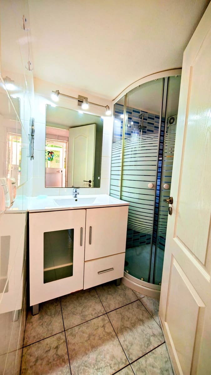 3 makuuhuone Huvila myytävänä paikassa Torrox-Costa mukana uima-altaan 
autotalli - 399 000 € (Ref: 9058975)