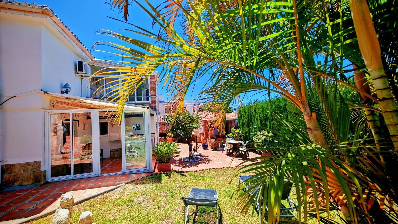 3 makuuhuone Huvila myytävänä paikassa Torrox-Costa mukana uima-altaan 
autotalli - 399 000 € (Ref: 9058975)