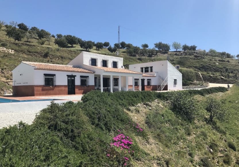 3 soveværelse Villa til salg i Canillas de Aceituno med swimmingpool garage - € 699.000 (Ref: 9097860)