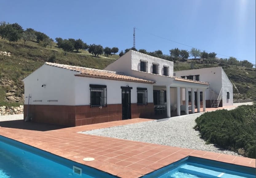 3 soveværelse Villa til salg i Canillas de Aceituno med swimmingpool garage - € 699.000 (Ref: 9097860)