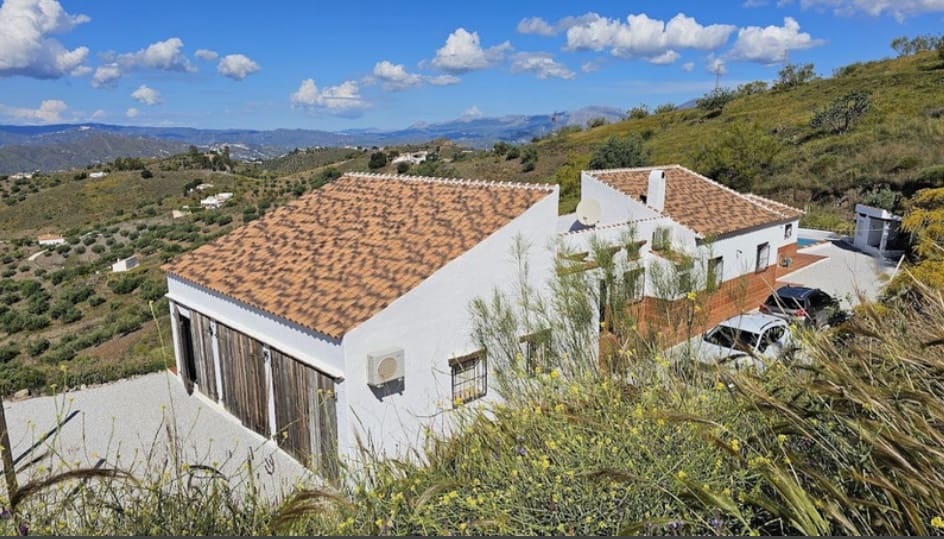 3 soveværelse Villa til salg i Canillas de Aceituno med swimmingpool garage - € 699.000 (Ref: 9097860)