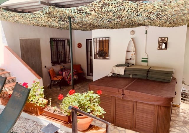 Chalet de 3 habitaciones en Torrox-Costa, Torrox en venta con piscina garaje - 425.000 € (Ref: 9097861)