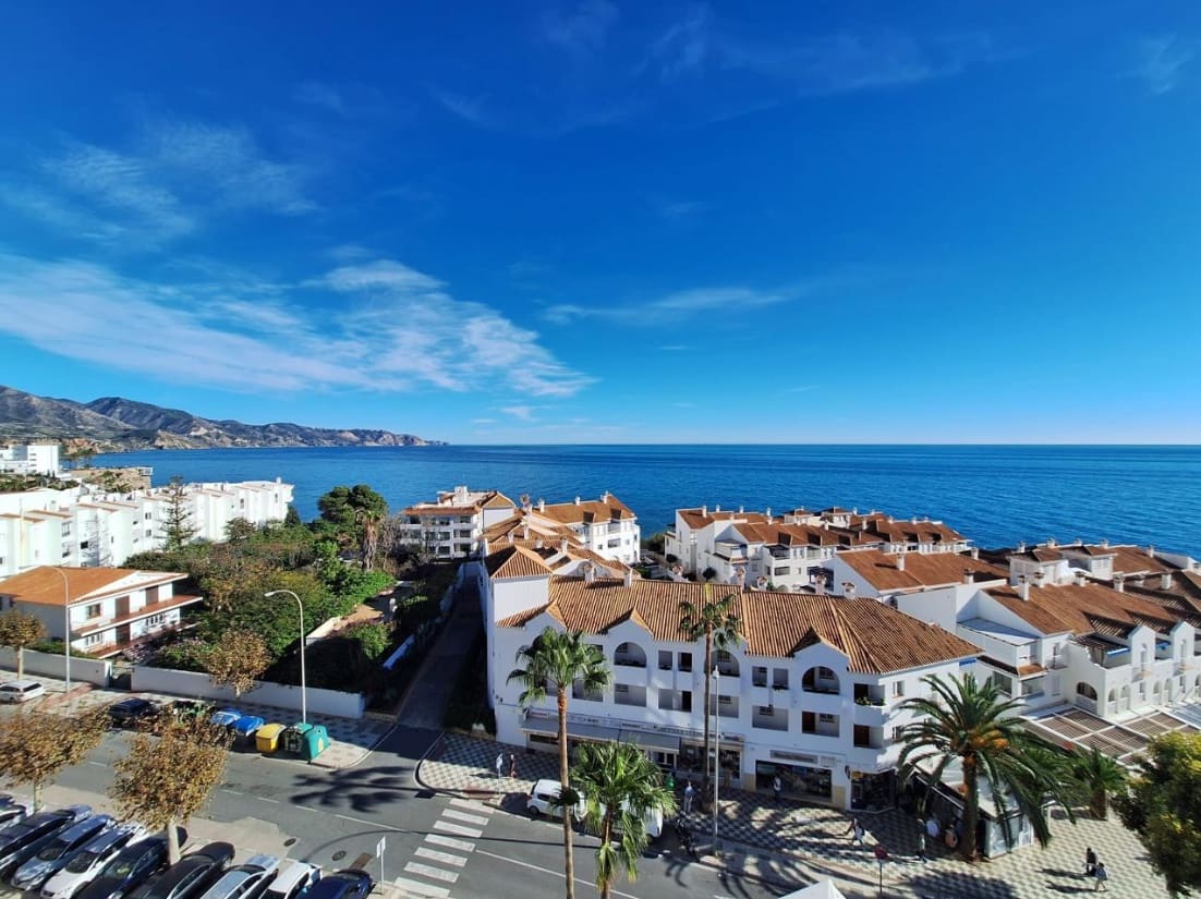 1 quarto Apartamento para venda em Nerja com piscina - 295 000 € (Ref: 9097864)