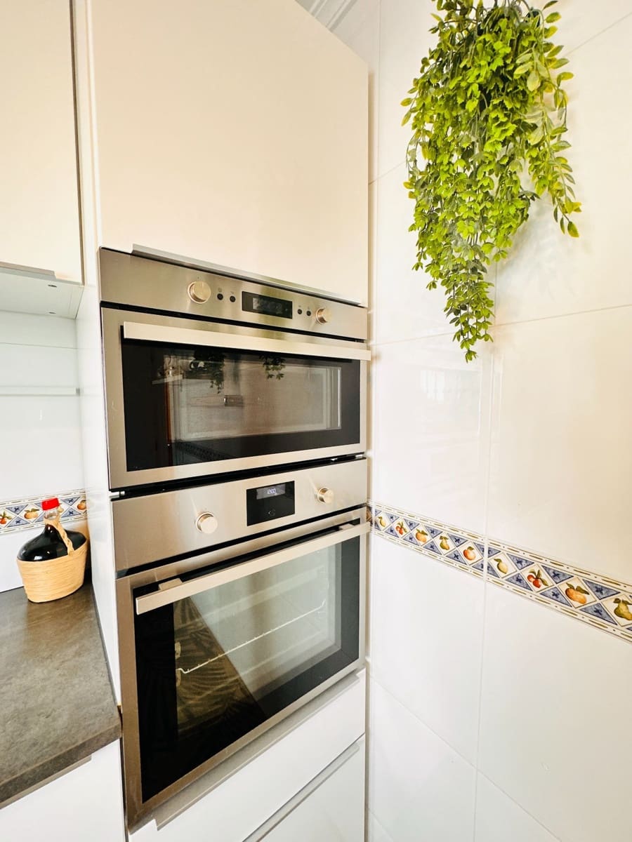 3 soveværelse Semi-Rækkehus til salg i Mezquitilla med swimmingpool garage - € 399.000 (Ref: 9132082)