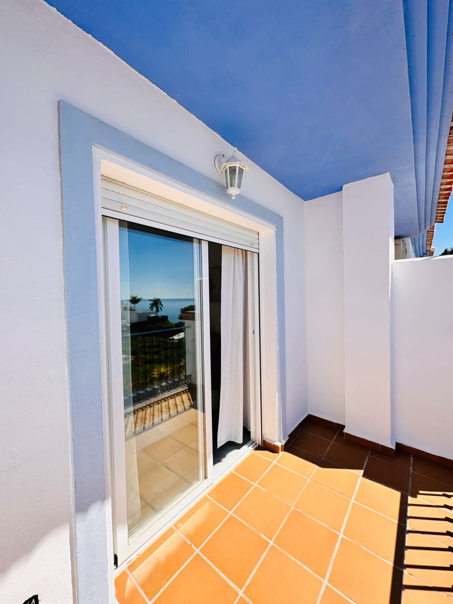 3 soveværelse Semi-Rækkehus til salg i Mezquitilla med swimmingpool garage - € 399.000 (Ref: 9132082)