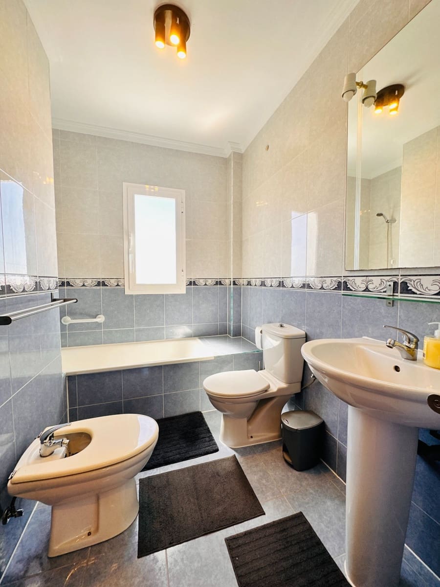 3 soveværelse Semi-Rækkehus til salg i Mezquitilla med swimmingpool garage - € 399.000 (Ref: 9132082)