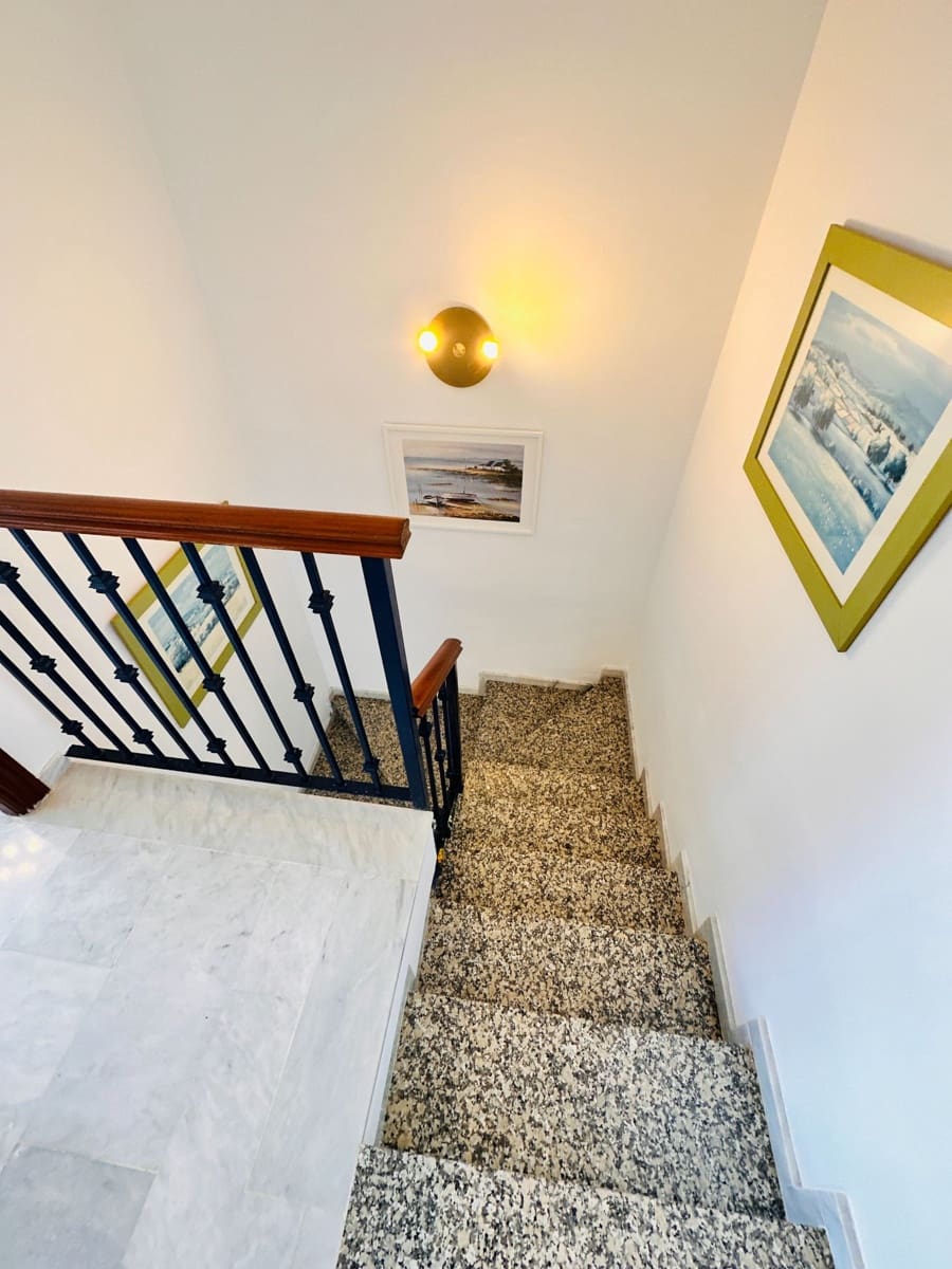 3 soveværelse Semi-Rækkehus til salg i Mezquitilla med swimmingpool garage - € 399.000 (Ref: 9132082)