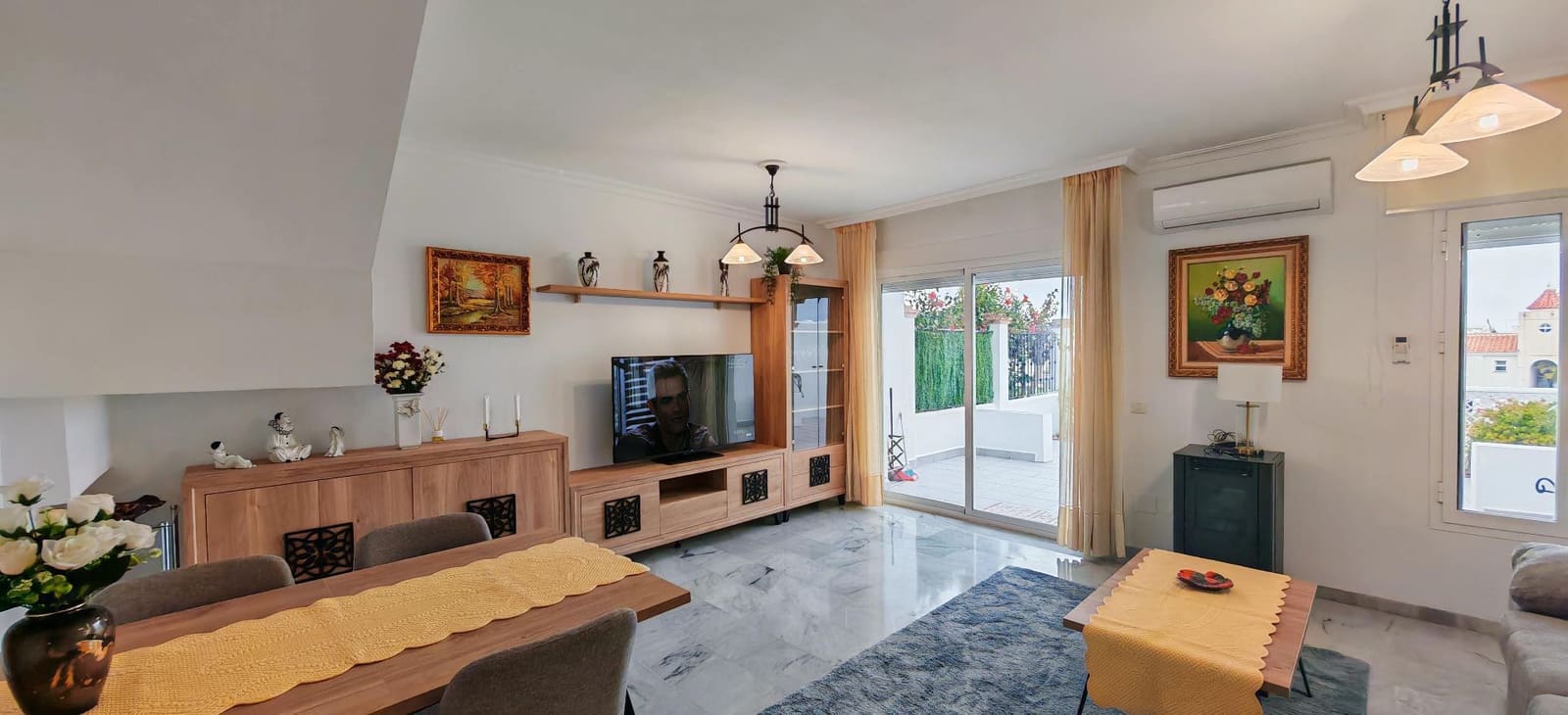 3 soveværelse Semi-Rækkehus til salg i Mezquitilla med swimmingpool garage - € 399.000 (Ref: 9132082)