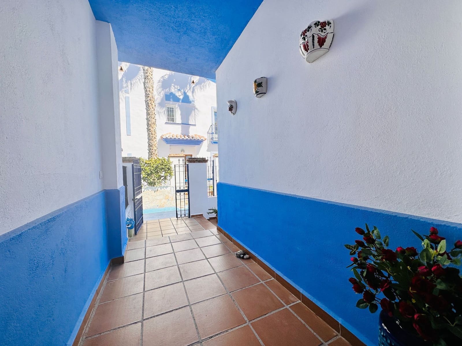 3 soveværelse Semi-Rækkehus til salg i Mezquitilla med swimmingpool garage - € 399.000 (Ref: 9132082)