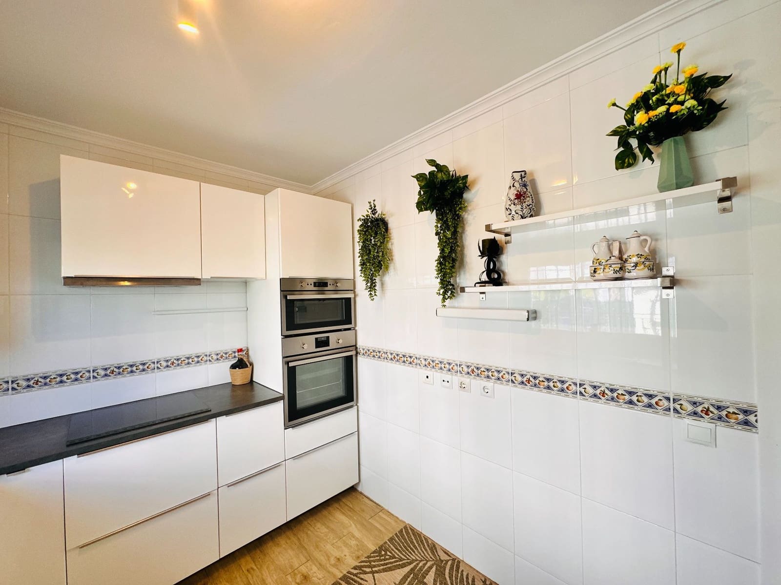 3 soveværelse Semi-Rækkehus til salg i Mezquitilla med swimmingpool garage - € 399.000 (Ref: 9132082)