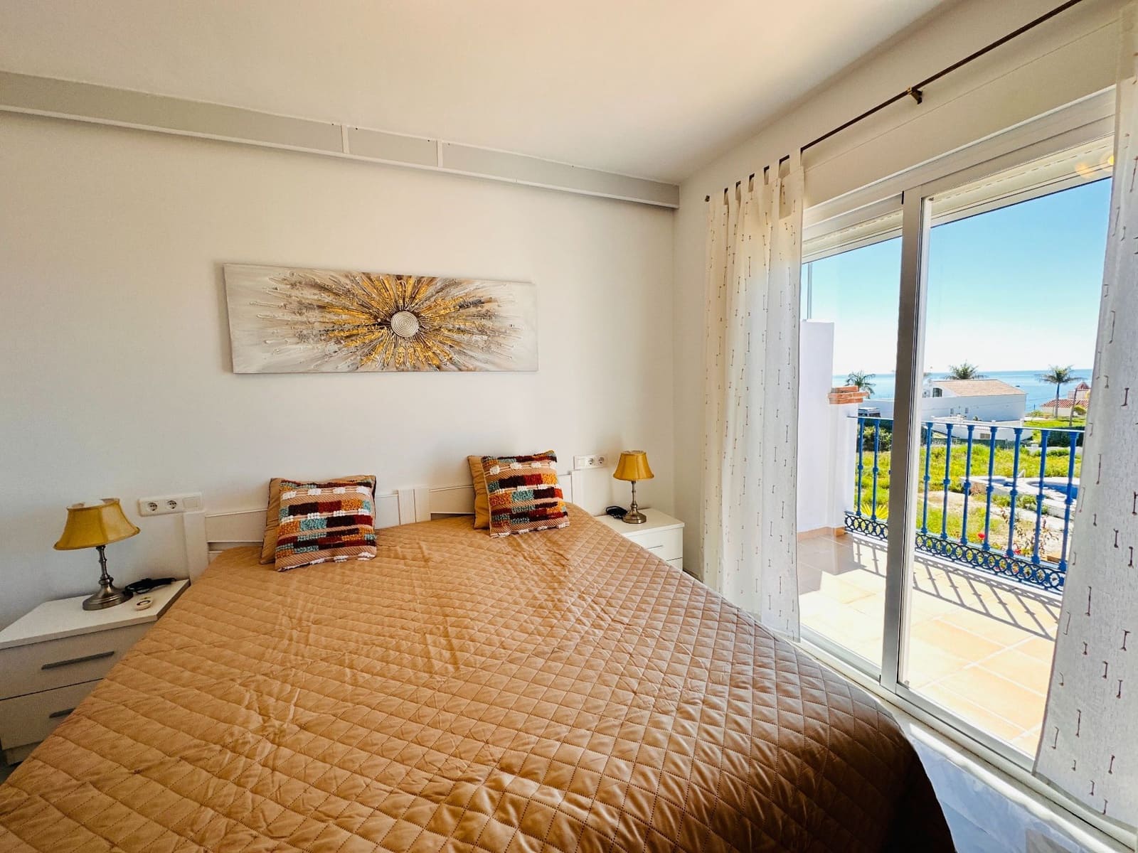 3 soveværelse Semi-Rækkehus til salg i Mezquitilla med swimmingpool garage - € 399.000 (Ref: 9132082)