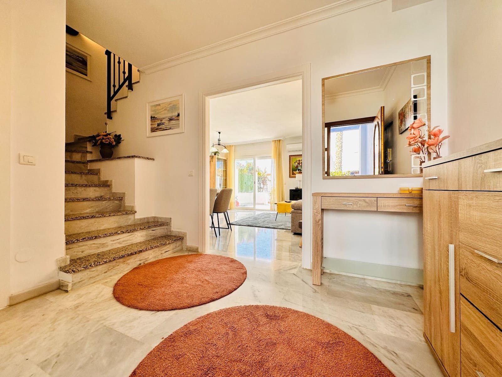 3 soveværelse Semi-Rækkehus til salg i Mezquitilla med swimmingpool garage - € 399.000 (Ref: 9132082)