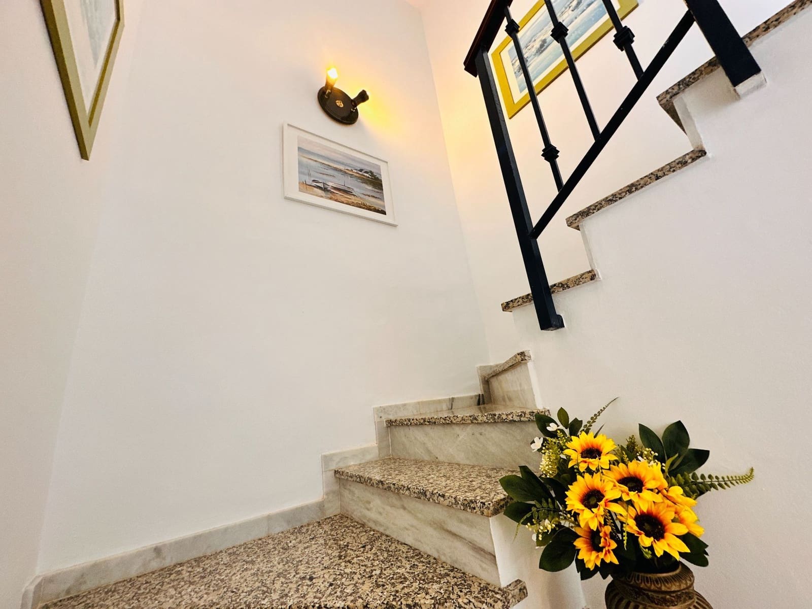 3 soveværelse Semi-Rækkehus til salg i Mezquitilla med swimmingpool garage - € 399.000 (Ref: 9132082)