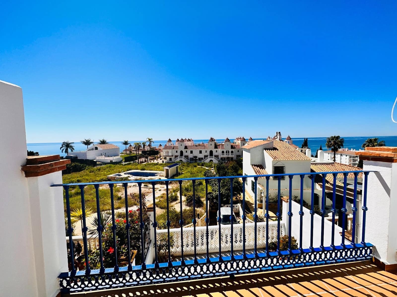 3 soveværelse Semi-Rækkehus til salg i Mezquitilla med swimmingpool garage - € 399.000 (Ref: 9132082)