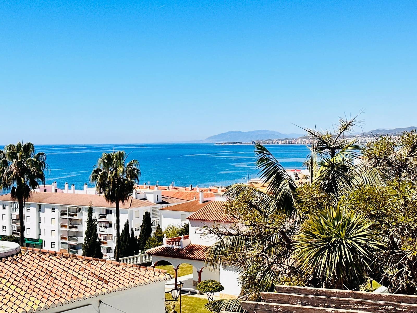 3 soveværelse Semi-Rækkehus til salg i Mezquitilla med swimmingpool garage - € 399.000 (Ref: 9132082)