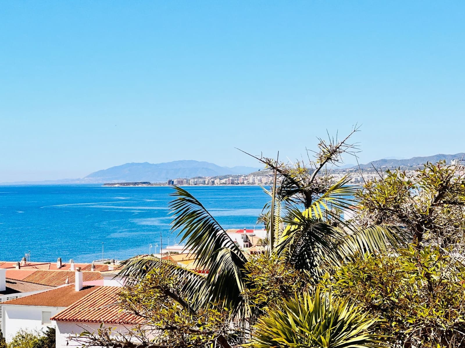 3 soveværelse Semi-Rækkehus til salg i Mezquitilla med swimmingpool garage - € 399.000 (Ref: 9132082)