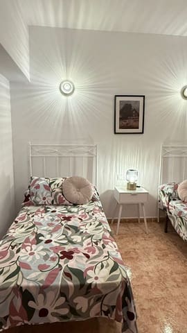 4 sypialnia Dom na sprzedaż w Nerja z basenem garażem - 390 000 € (Ref: 9146740)