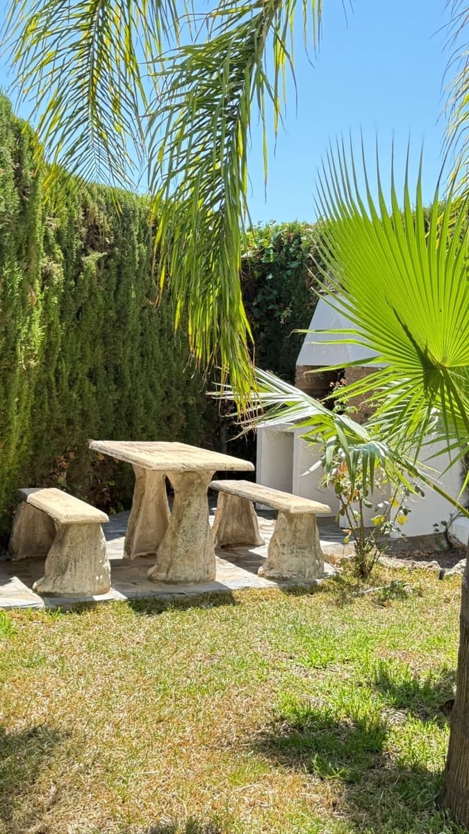 4 soverom Hus til salgs i Nerja med svømmebasseng garasje - € 390 000 (Ref: 9146740)