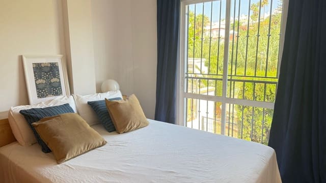 4 sypialnia Dom na sprzedaż w Nerja z basenem garażem - 390 000 € (Ref: 9146740)