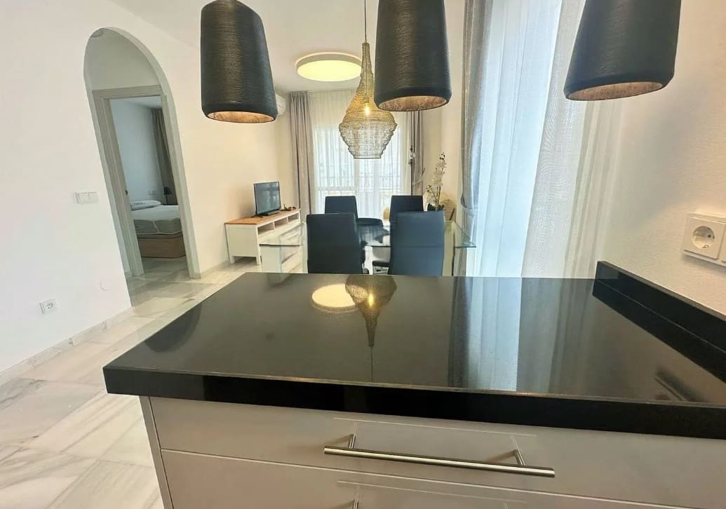 2 Zimmer Apartment zu verkaufen in Torrox-Costa - 340.000 € (Ref: 9151698)