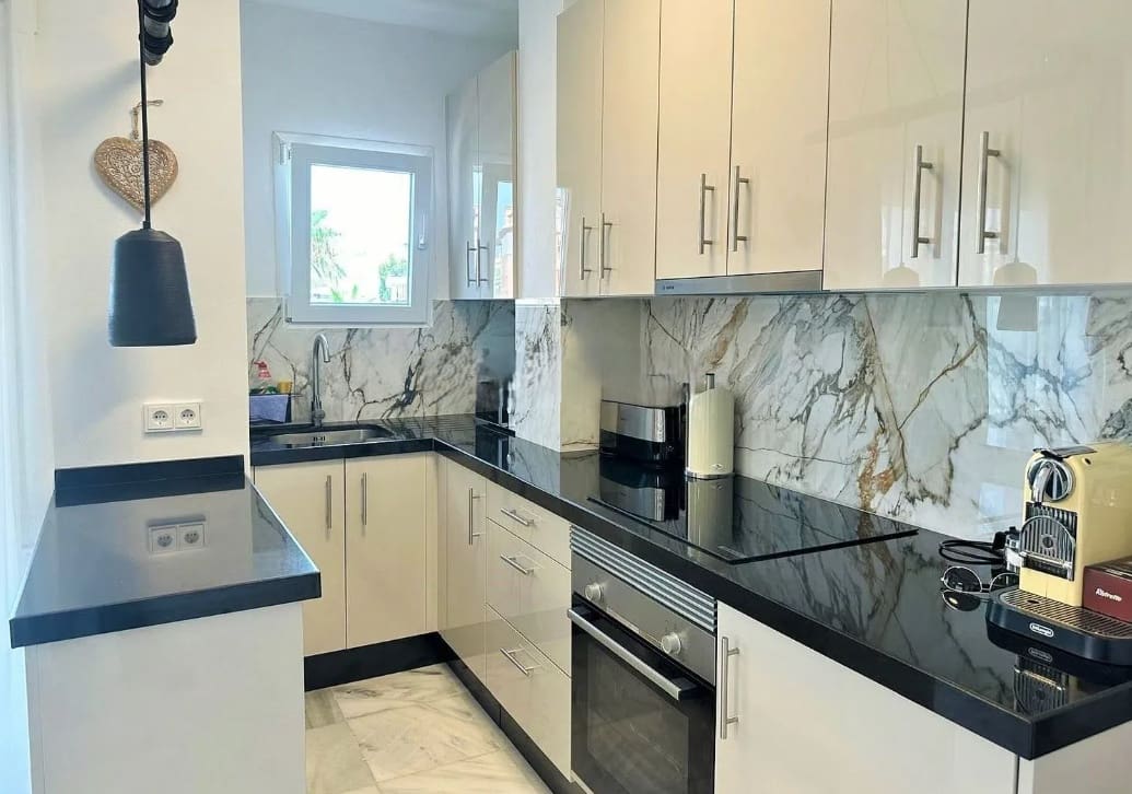 2 Zimmer Apartment zu verkaufen in Torrox-Costa - 340.000 € (Ref: 9151698)