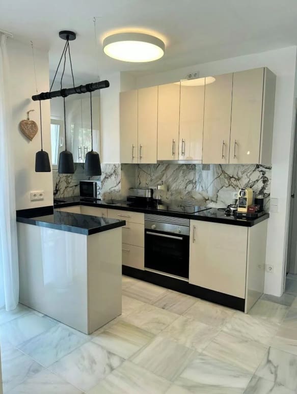 2 Zimmer Apartment zu verkaufen in Torrox-Costa - 340.000 € (Ref: 9151698)