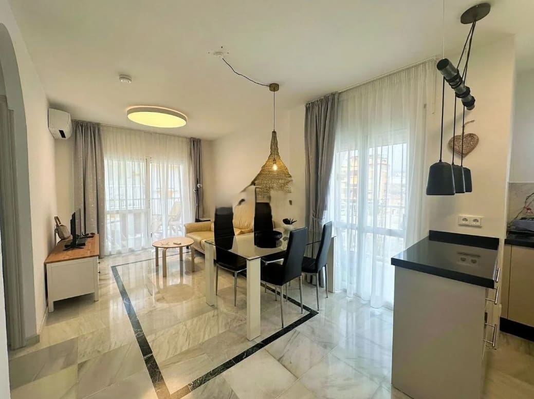 2 Zimmer Apartment zu verkaufen in Torrox-Costa - 340.000 € (Ref: 9151698)