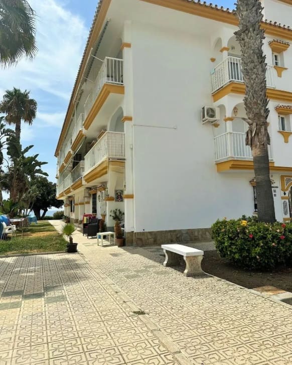 2 Zimmer Apartment zu verkaufen in Torrox-Costa - 340.000 € (Ref: 9151698)