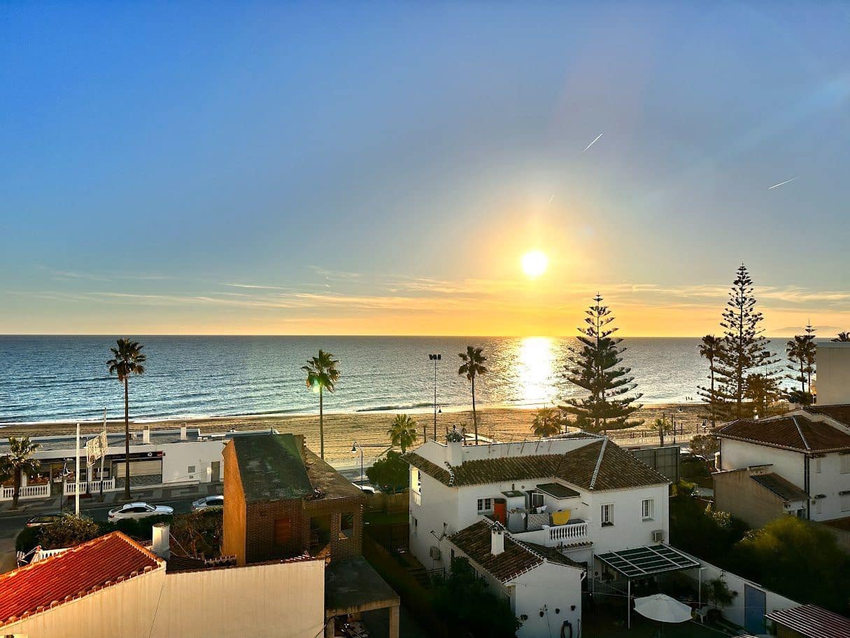 1 bedroom Apartment for sale in Torrox-Costa with garage - € 175,000 (Ref: 9202171)