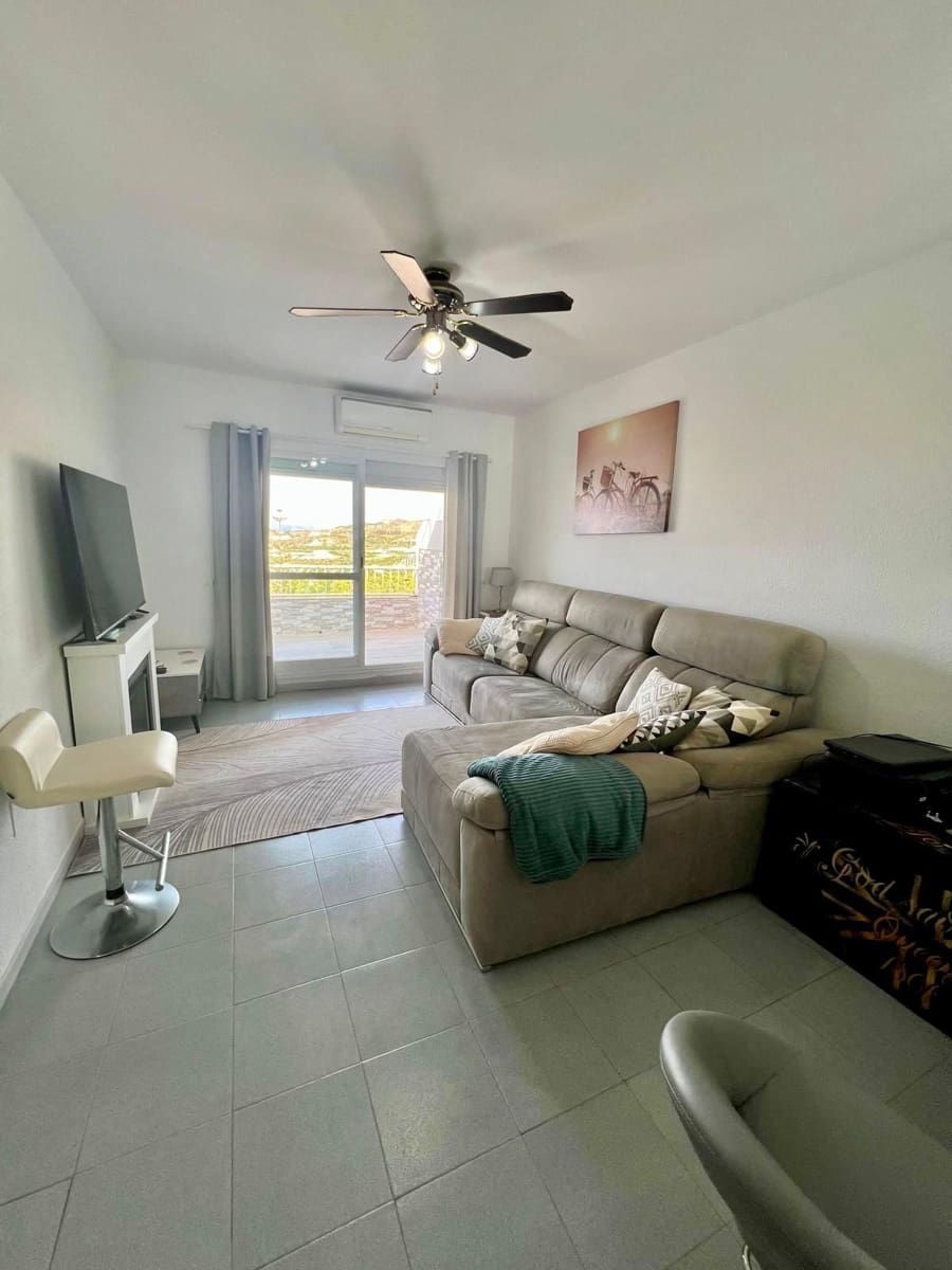 2 soveværelse Lejlighed til salg i Torrox Park med swimmingpool - € 215.000 (Ref: 9228176)