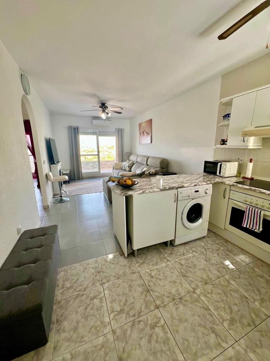 2 soveværelse Lejlighed til salg i Torrox Park med swimmingpool - € 215.000 (Ref: 9228176)