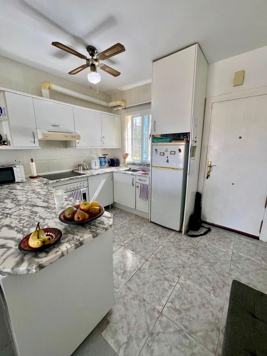 2 soveværelse Lejlighed til salg i Torrox Park med swimmingpool - € 215.000 (Ref: 9228176)