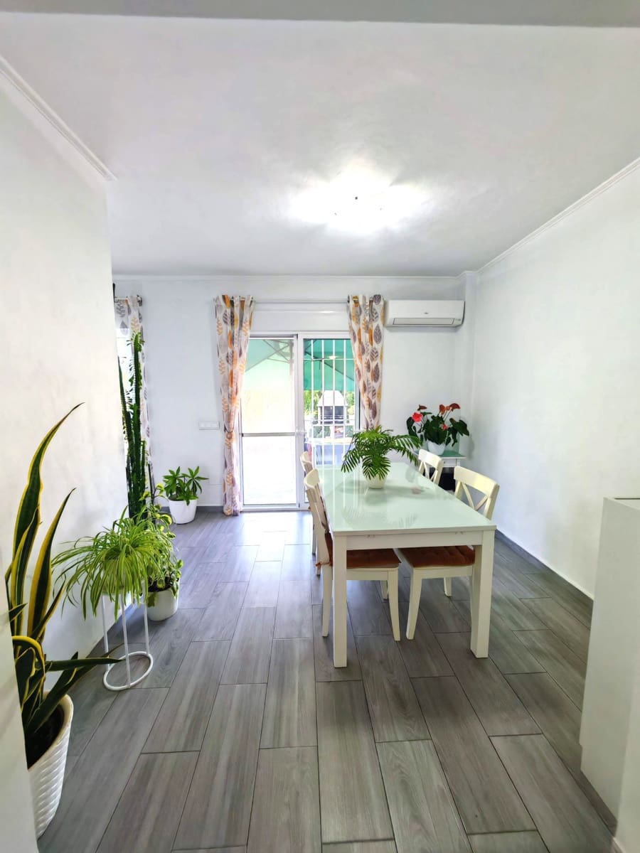 2 soveværelse Lejlighed til salg i Torrox Park med swimmingpool - € 249.000 (Ref: 9251842)