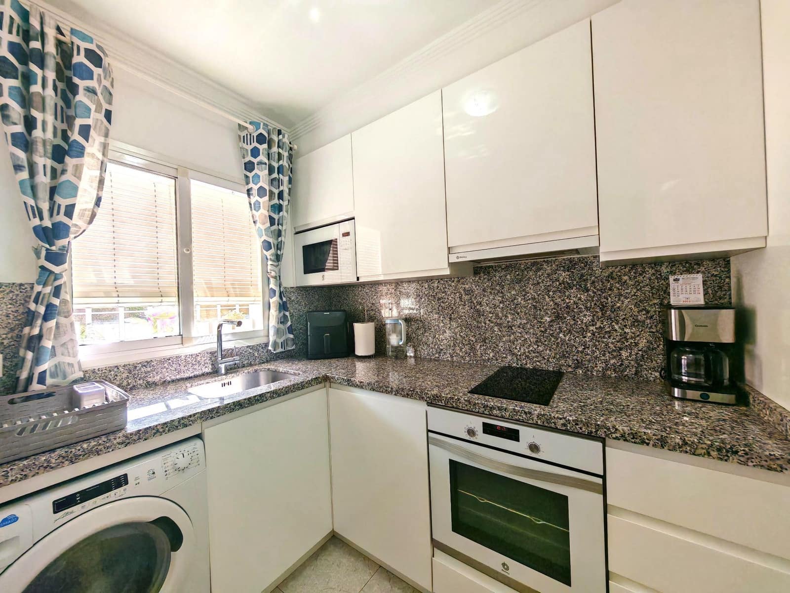 2 soveværelse Lejlighed til salg i Torrox Park med swimmingpool - € 249.000 (Ref: 9251842)