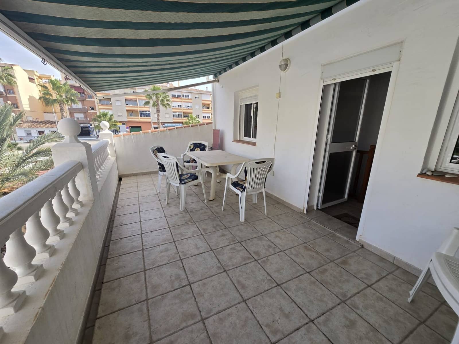 Apartamento de 3 habitaciones en Torrox-Costa en venta con piscina - 269.900 € (Ref: 9256737)
