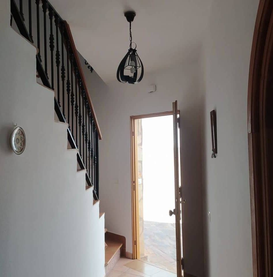 2 soveværelse Villa til salg i Sayalonga med garage - € 176.500 (Ref: 9290957)