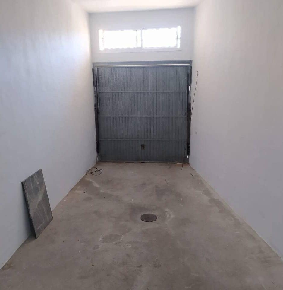 2 soveværelse Villa til salg i Sayalonga med garage - € 176.500 (Ref: 9290957)