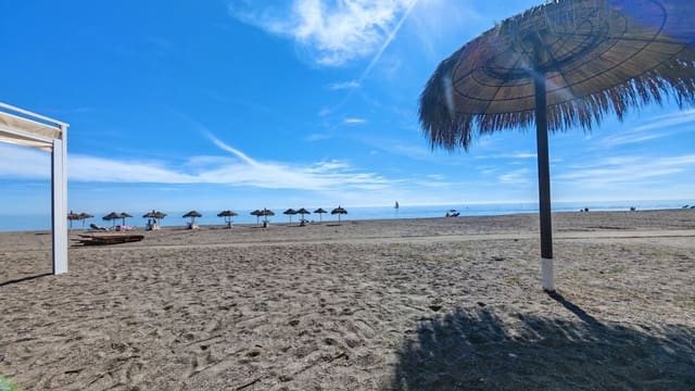 Studio te koop in Torre del Mar, Vélez-Málaga met zwembad - € 171.600 (Ref: 9317198)